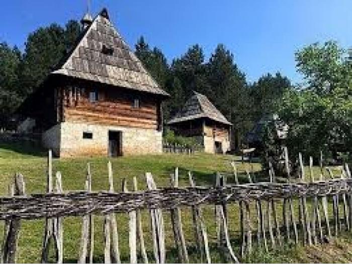 kupujem seosko imanje ili vikendicu na zlatiboru besplatni mali oglasi