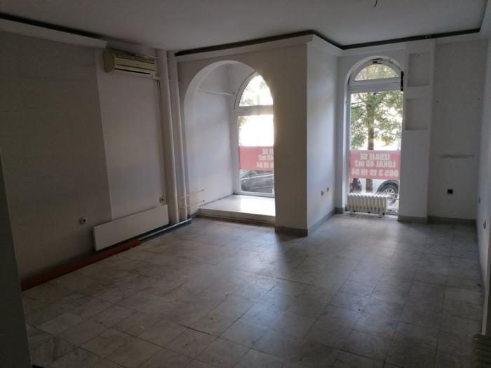 izdajem ulični lokal, 40m2 novi sad besplatni mali oglasi