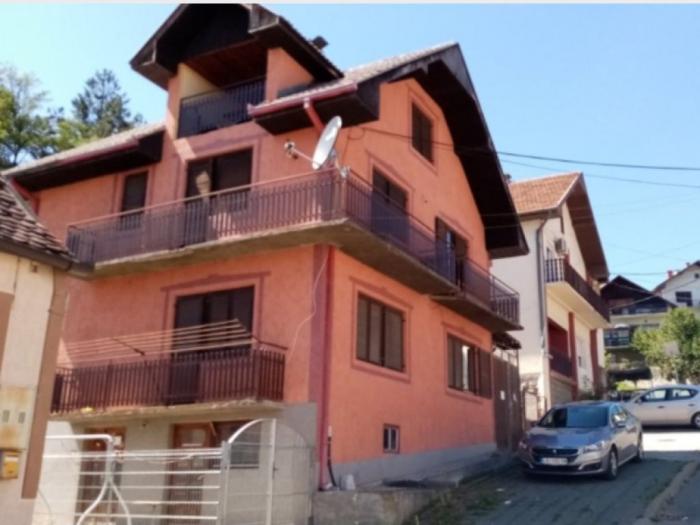 prodajem kuću u centru ljubovije besplatni mali oglasi