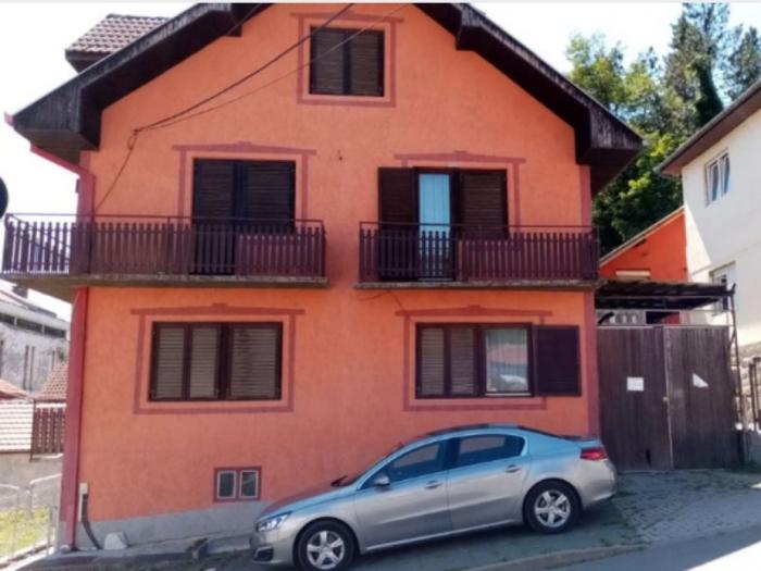 prodajem kuću u centru ljubovije besplatni mali oglasi
