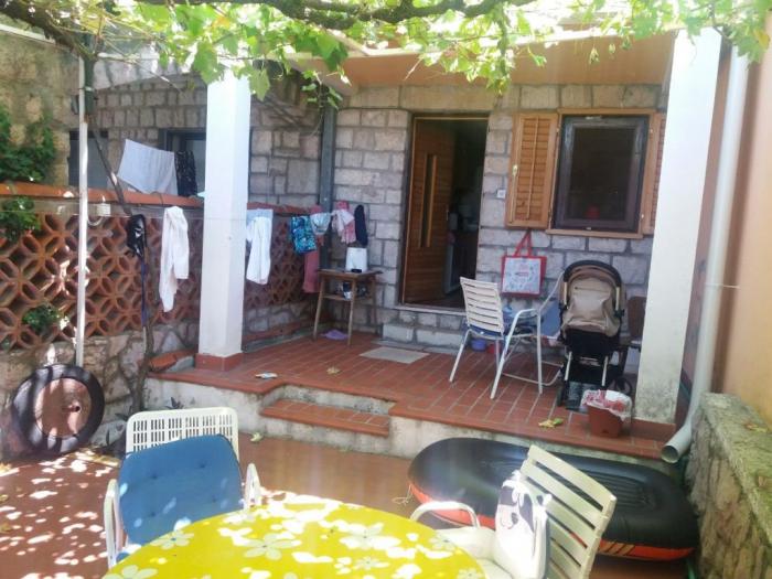 stara kamena kuća u rijeci reževića besplatni mali oglasi