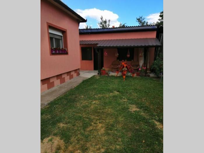 dve kuće u bariču, 100m2 i 40m2 besplatni mali oglasi