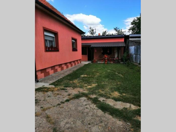 dve kuće u bariču, 100m2 i 40m2 besplatni mali oglasi