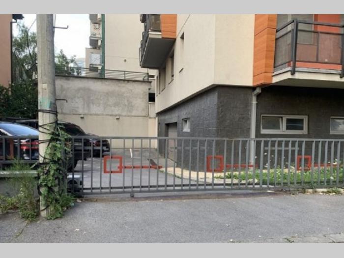 izdajem garažno mesto na lekinom brdu besplatni mali oglasi