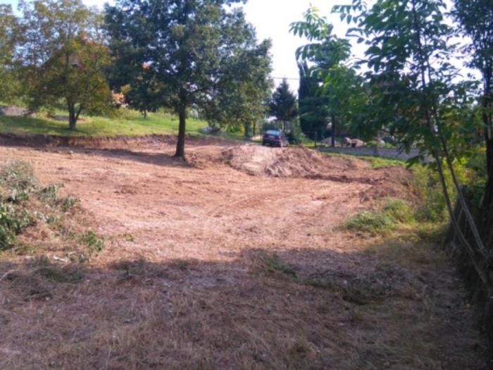 plac u lipovici (trebež) besplatni mali oglasi