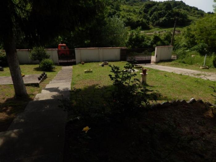 prodajem kuću za odmor u vrdniku besplatni mali oglasi