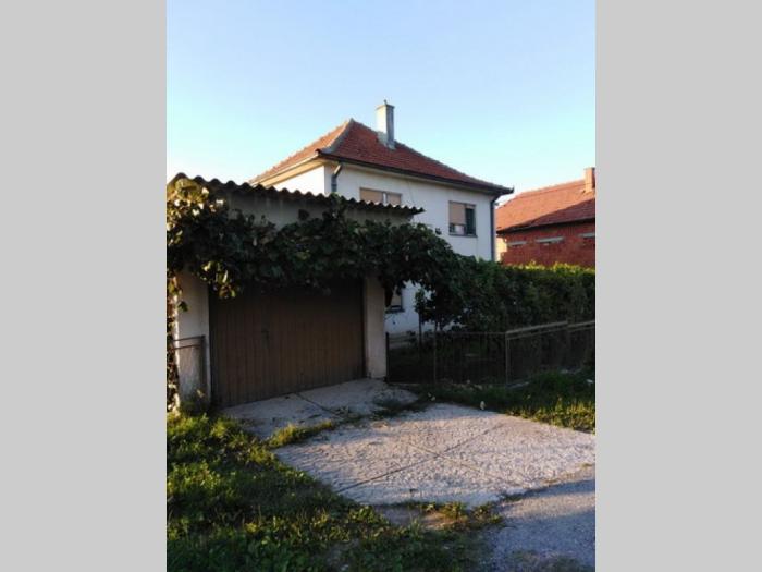prodajem kuću u aranđelovcu, 1 km od centra i 14,5 ari placa besplatni mali oglasi