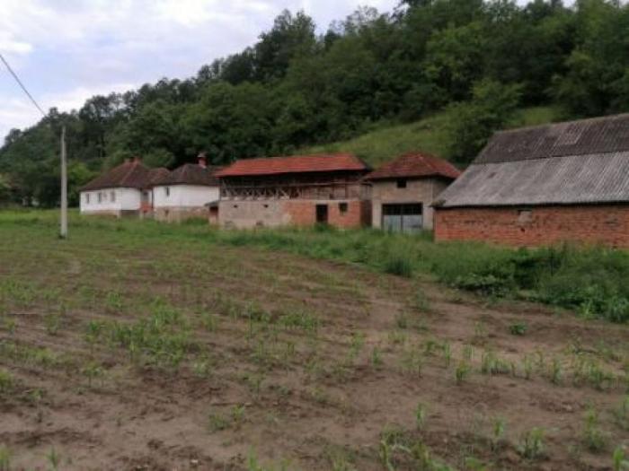 prodajem kuću sa imanjem, selo carina besplatni mali oglasi