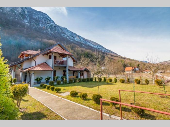 bajina bašta perućac, prelepa vikend kuća u podnožju tare besplatni mali oglasi