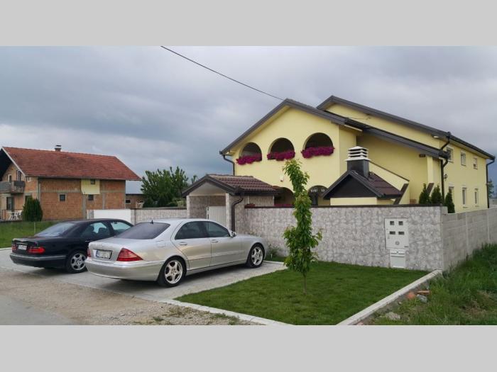 prodajem kuću u starim banovcima besplatni mali oglasi