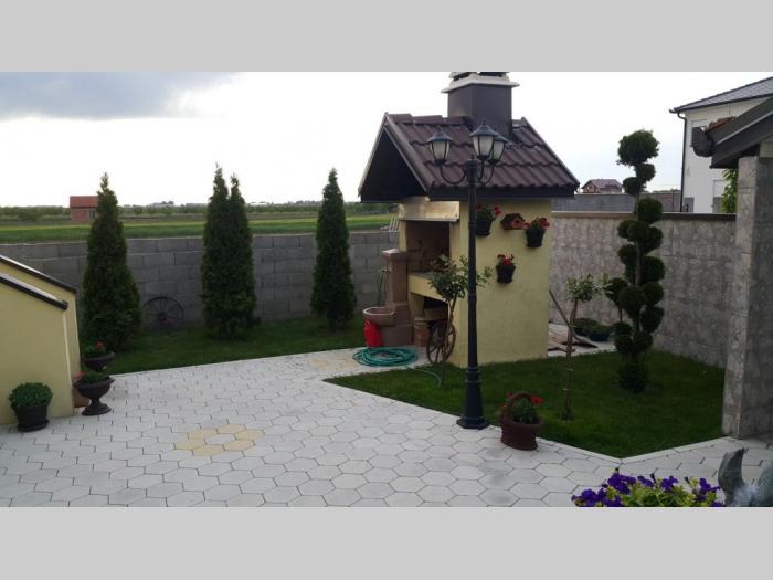 prodajem kuću u starim banovcima besplatni mali oglasi