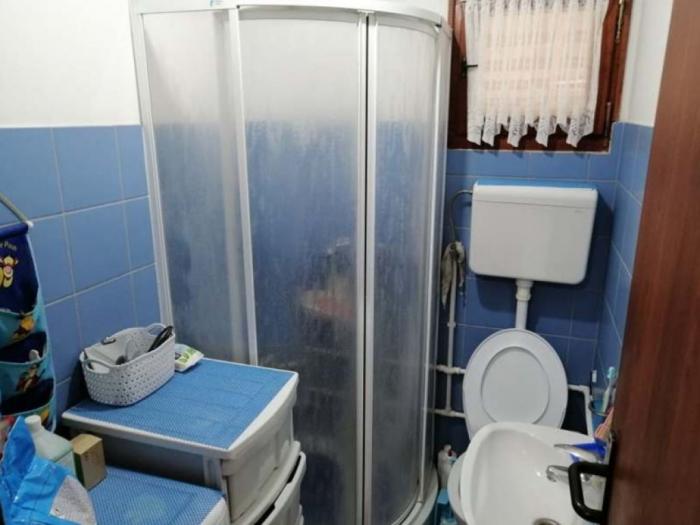 prodajem kuću sa pomoćnim objektom krušedol besplatni mali oglasi
