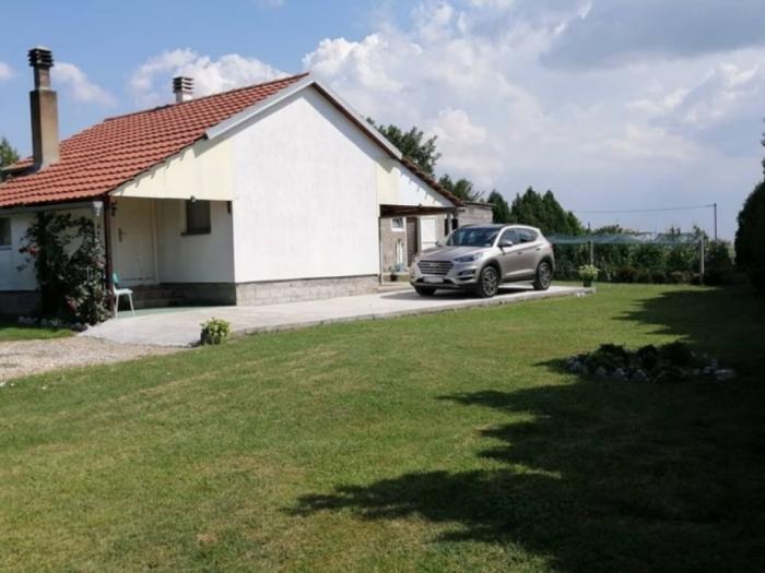 prodajem kuću sa pomoćnim objektom krušedol besplatni mali oglasi