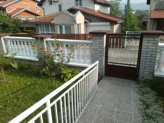 kuća na prodaju u aranđelovcu besplatni mali oglasi