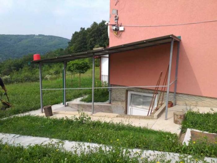 vikendica kragujevac teferic,kuća 115m2,plac 6,7ari besplatni mali oglasi