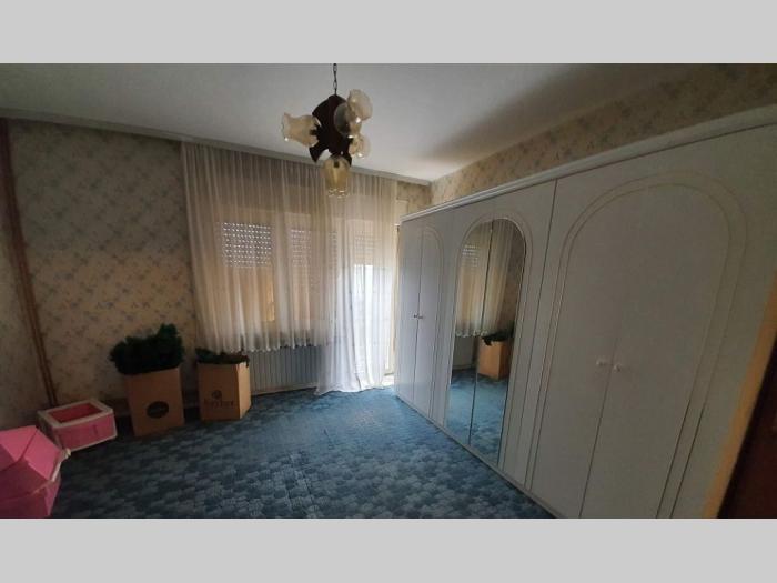 kuća sa poslovnim objektom u inđiji prodaja besplatni mali oglasi