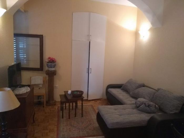 jednosoban stan, 44m2 u centru zemuna, gospodska ulica besplatni mali oglasi