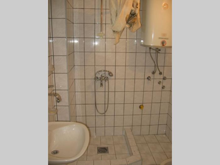 jednosoban stan, 44m2 u centru zemuna, gospodska ulica besplatni mali oglasi