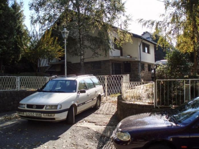 kuča sremskoj kamenici (čardak) besplatni mali oglasi