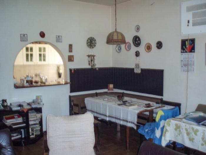 kuča sremskoj kamenici (čardak) besplatni mali oglasi