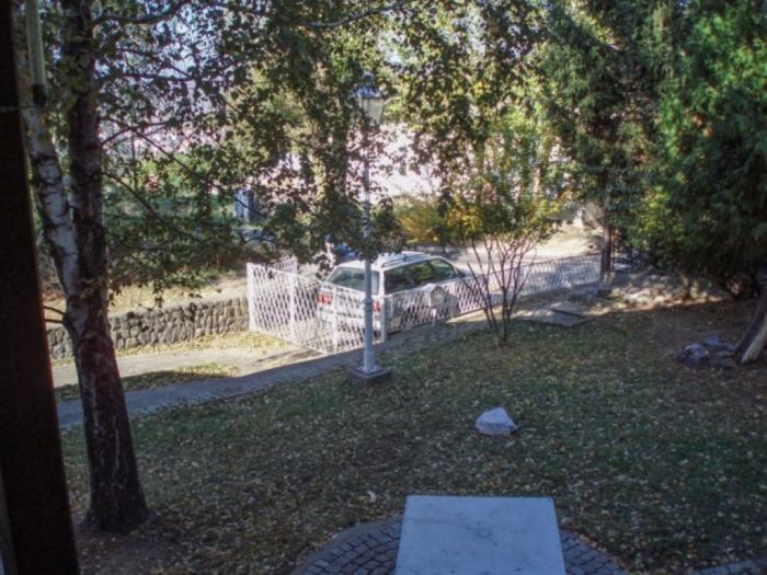 kuča sremskoj kamenici (čardak) besplatni mali oglasi