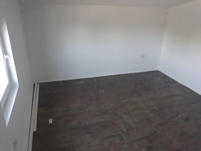 za izdavanje oko 300 m2 sa kancelarijama na 7 ari placa besplatni mali oglasi