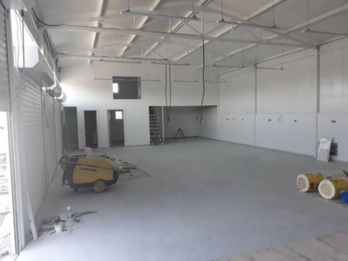 za izdavanje oko 300 m2 sa kancelarijama na 7 ari placa besplatni mali oglasi