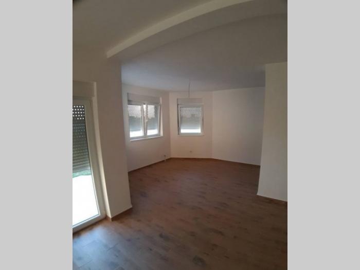 kuća 205m2 u becmenu besplatni mali oglasi