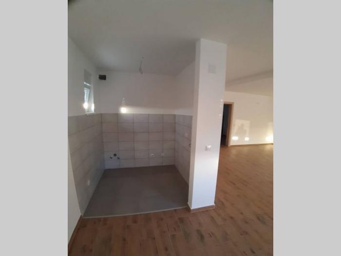 kuća 205m2 u becmenu besplatni mali oglasi