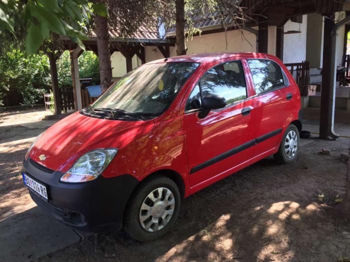 chevrolet spark besplatni mali oglasi