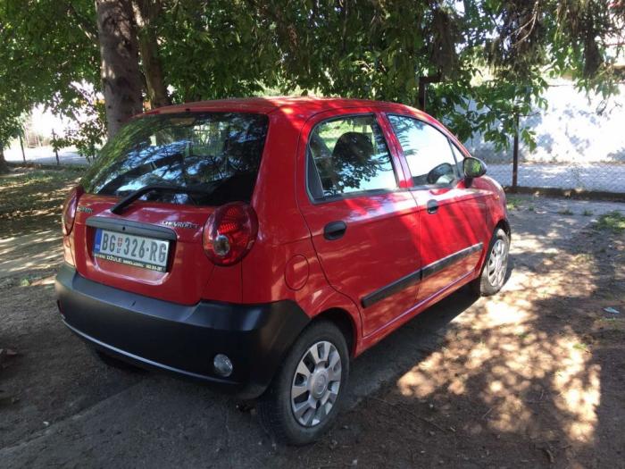 chevrolet spark besplatni mali oglasi