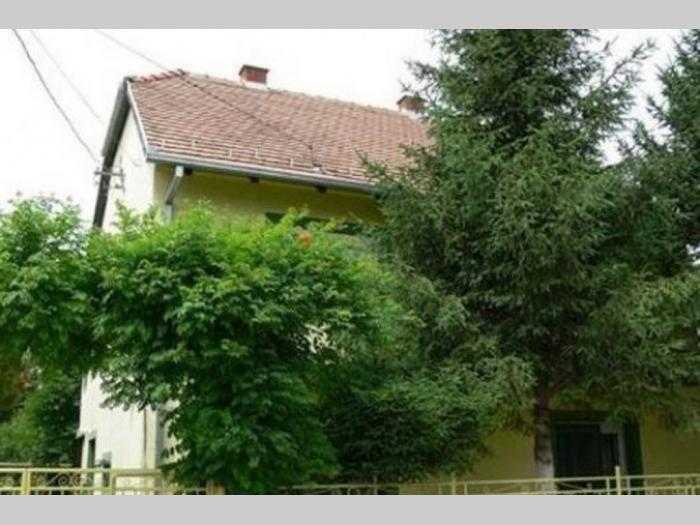 prodajem kuću u centru kaća besplatni mali oglasi