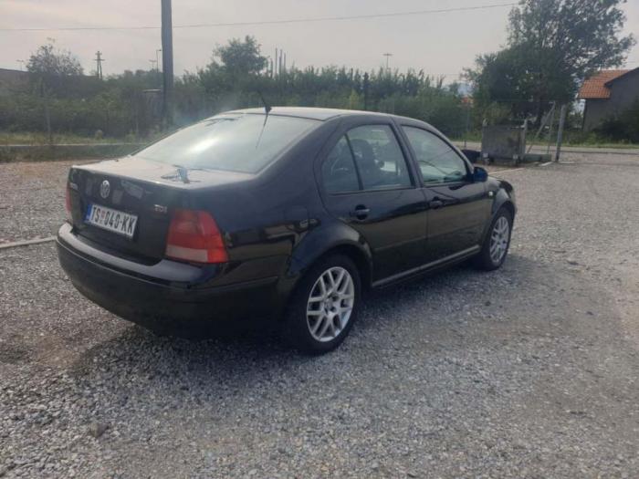 volkswagen bora 1,9 tdi 2002  besplatni mali oglasi