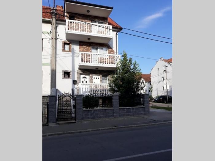 prodaja porodične kuće u zemun polju besplatni mali oglasi