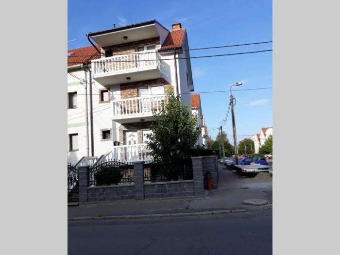 prodaja porodične kuće u zemun polju besplatni mali oglasi