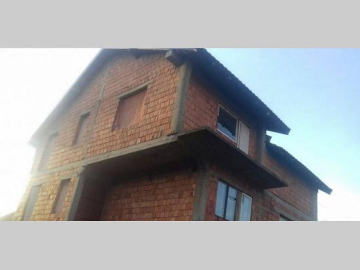 prodajem kuću 350m2 pored beograda,4 ara placa besplatni mali oglasi