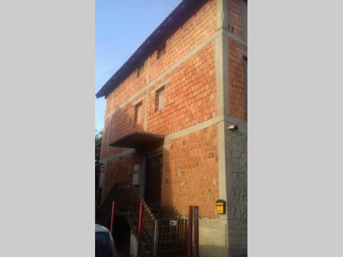 prodajem kuću 350m2 pored beograda,4 ara placa besplatni mali oglasi