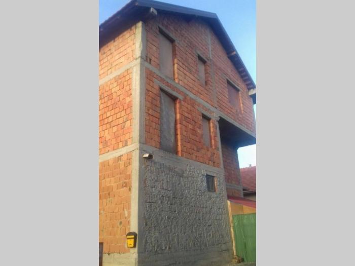 prodajem kuću 350m2 pored beograda,4 ara placa besplatni mali oglasi