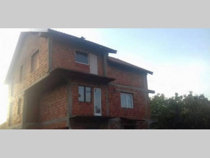 prodajem kuću 350m2 pored beograda,4 ara placa besplatni mali oglasi