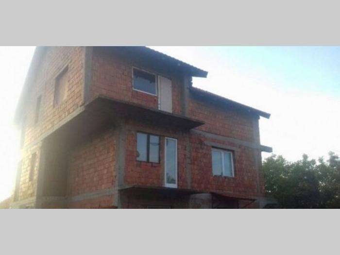 prodajem kuću 350m2 pored beograda,4 ara placa besplatni mali oglasi