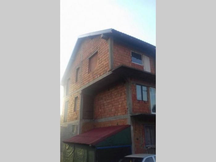 prodajem kuću 350m2 pored beograda,4 ara placa besplatni mali oglasi