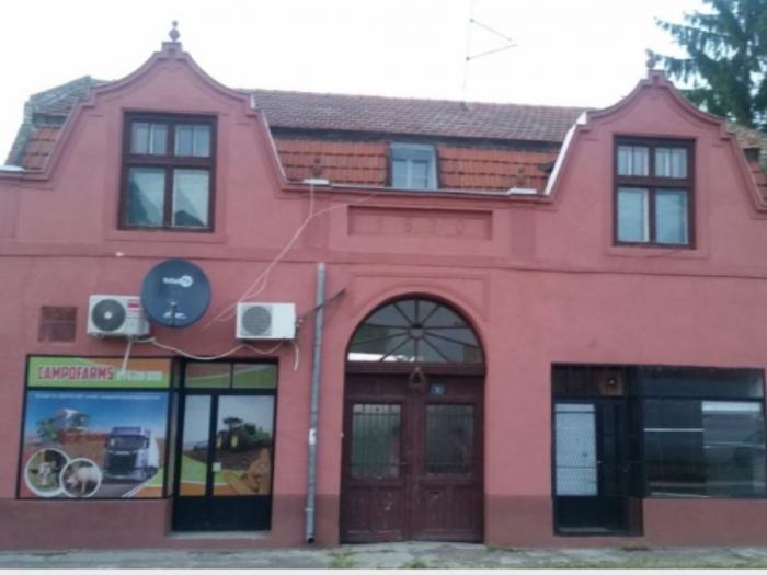 kuća sa 2 poslovna prostora sivac besplatni mali oglasi