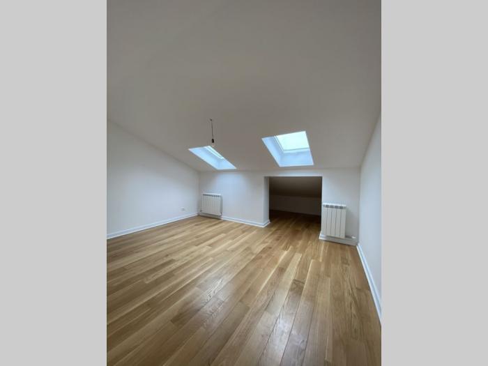 lux duplex stan na lekinom brdu besplatni mali oglasi