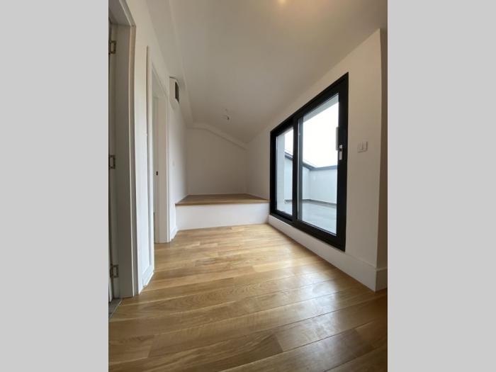 lux duplex stan na lekinom brdu besplatni mali oglasi