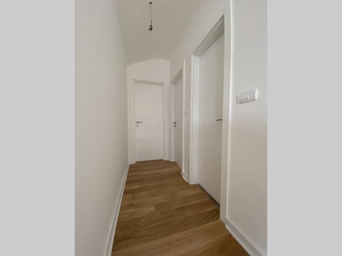 lux duplex stan na lekinom brdu besplatni mali oglasi