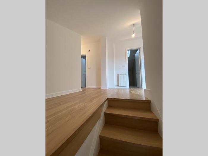 lux duplex stan na lekinom brdu besplatni mali oglasi