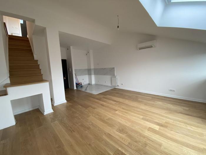 lux duplex stan na lekinom brdu besplatni mali oglasi