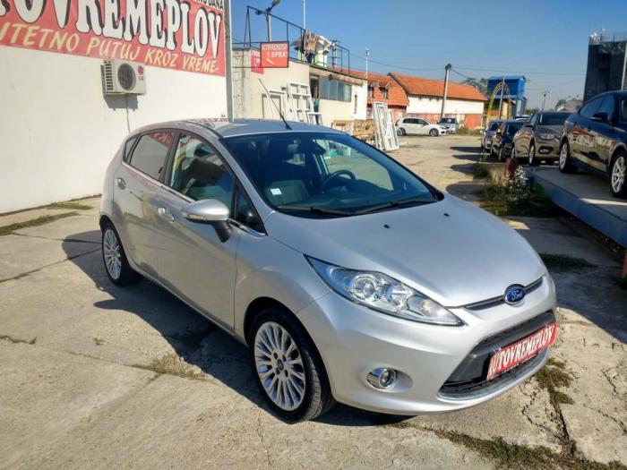 ford fiesta 1 2 besplatni mali oglasi