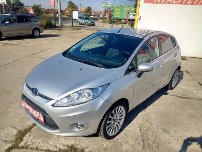 ford fiesta 1 2 besplatni mali oglasi