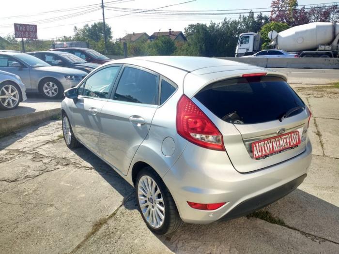 ford fiesta 1 2 besplatni mali oglasi